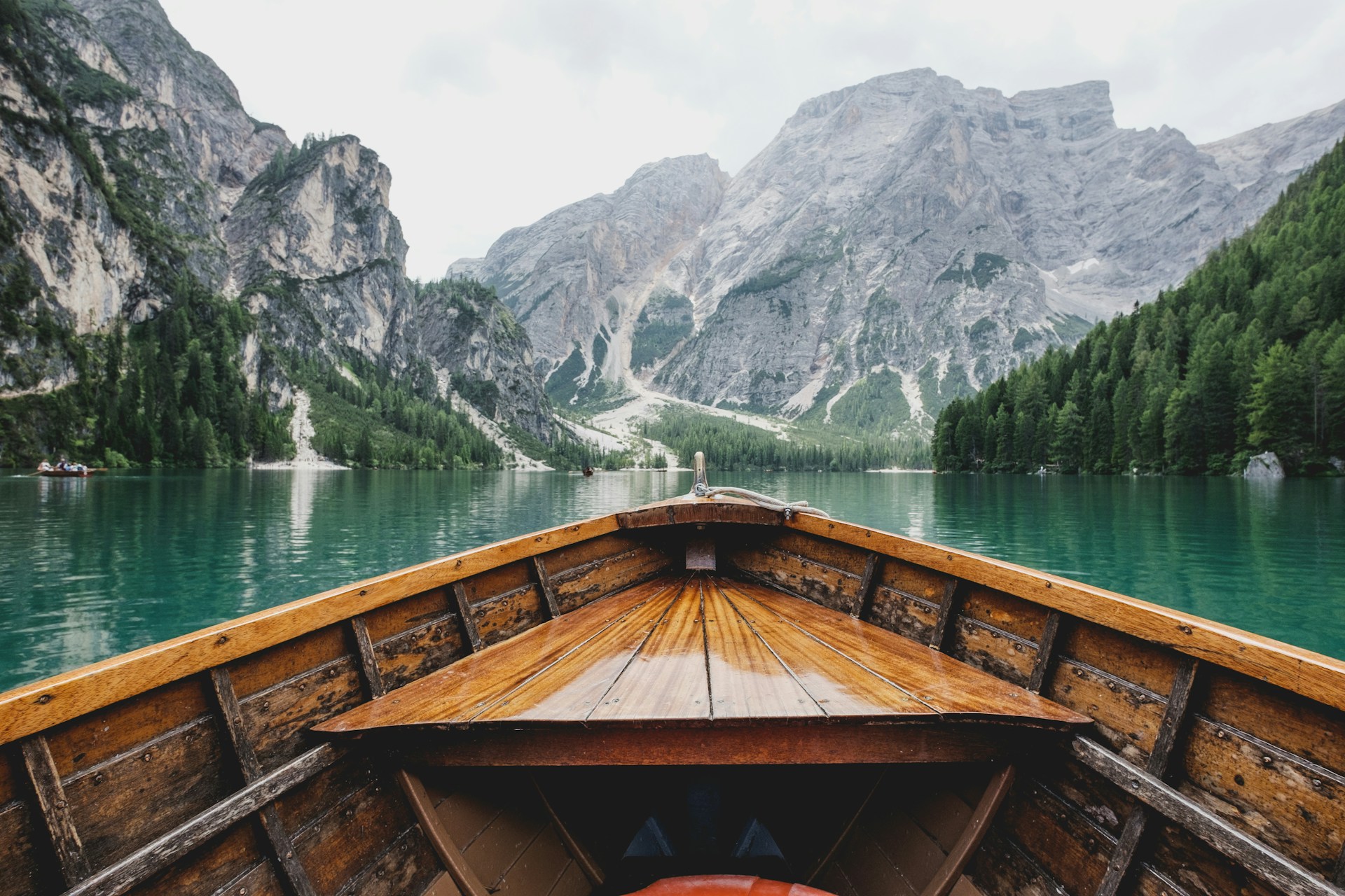 Crystal mountain lake